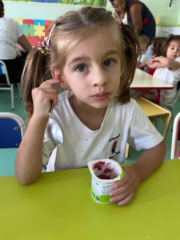 Sala dos 2 anos prepara gelado saudável — foto 2