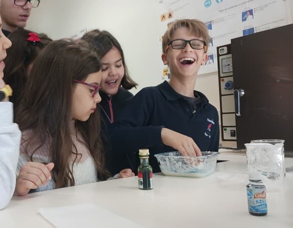 Turma do 4.º ano em visita à Semana da Ciência — foto 1