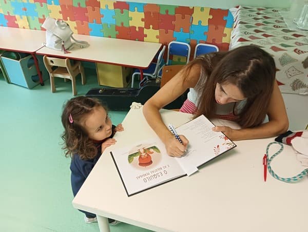 Externato Pica-Pau recebe visita da autora Ana Stilwell — foto 6