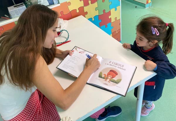 Externato Pica-Pau recebe visita da autora Ana Stilwell — foto 8