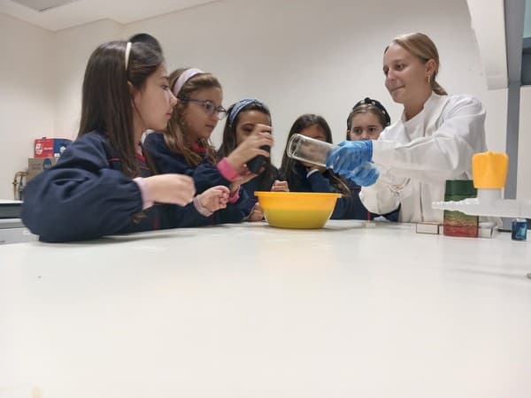 Alunos do 4.º ano visitam a Semana da Ciência — foto 5