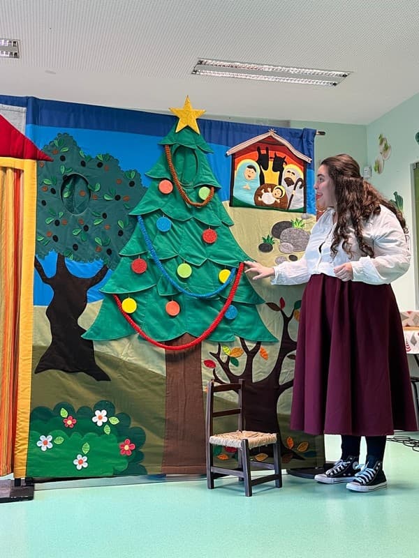 Externato Pica-Pau do Jardim da Amoreira recebeu a peça “O Pinheirinho de Natal” — foto 3
