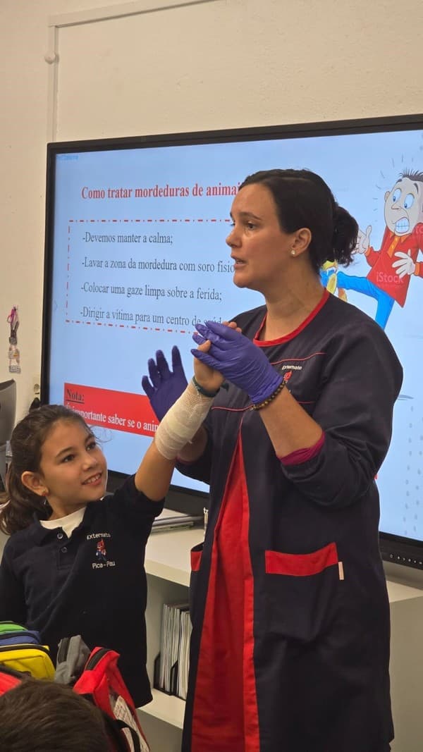“Aprender a Salvar Vidas” - Primeiros socorros na turma do 3° ano — foto 5