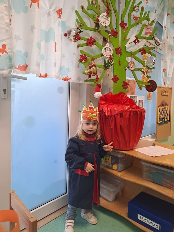 Externato Pica-Pau do Jardim da Amoreira celebra Dia de Reis com troca de prendas — foto 15