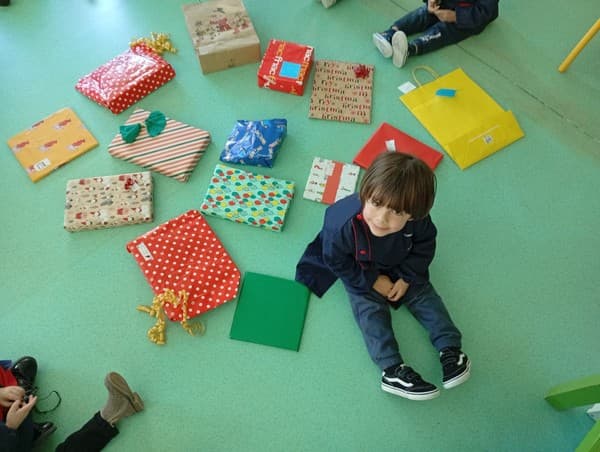 Externato Pica-Pau do Jardim da Amoreira celebra Dia de Reis com troca de prendas — foto 17