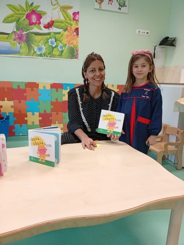 Autora Andreia Salgueiro visita Externato Pica-Pau do Jardim da Amoreira no Dia do Livro — foto 4