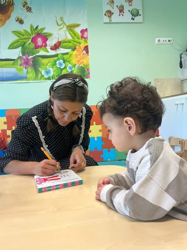 Autora Andreia Salgueiro visita Externato Pica-Pau do Jardim da Amoreira no Dia do Livro — foto 5
