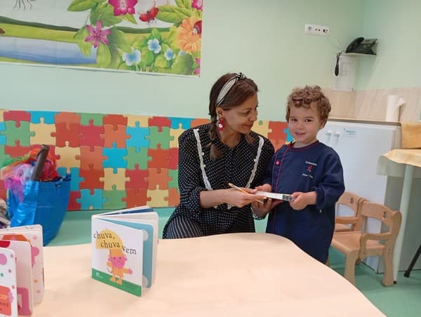 Autora Andreia Salgueiro visita Externato Pica-Pau do Jardim da Amoreira no Dia do Livro — foto 7