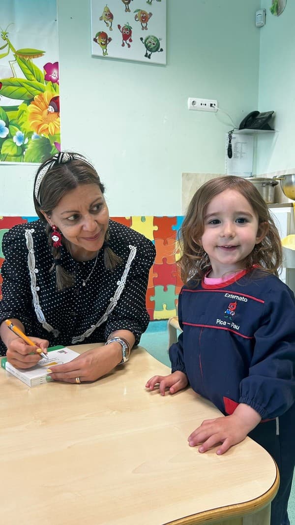 Autora Andreia Salgueiro visita Externato Pica-Pau do Jardim da Amoreira no Dia do Livro — foto 12