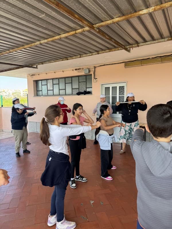 Um Encontro Especial: Utentes do Centro de Dia da Ramada e os Alunos do 4.º B — foto 4