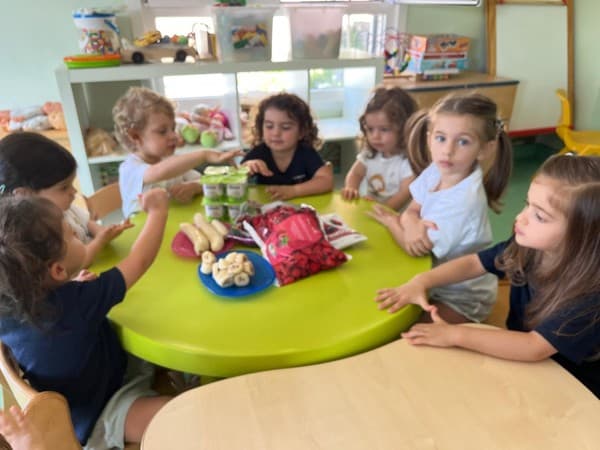 Sala dos 2 anos prepara gelado saudável — foto 3