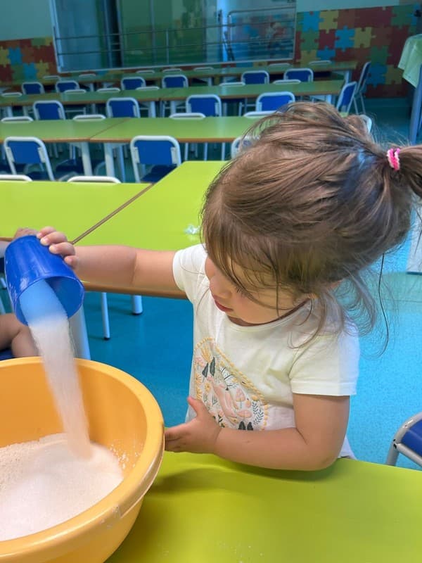 Turmas dos 12/24 meses celebram o Dia da Criança com bolachinhas de manteiga — foto 2