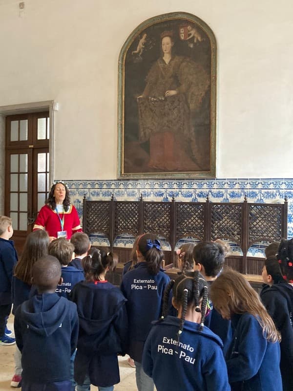 Sala dos Peixinhos e sala dos Pandas visitam o Mosteiro de São Dinis e São Bernardo — foto 1
