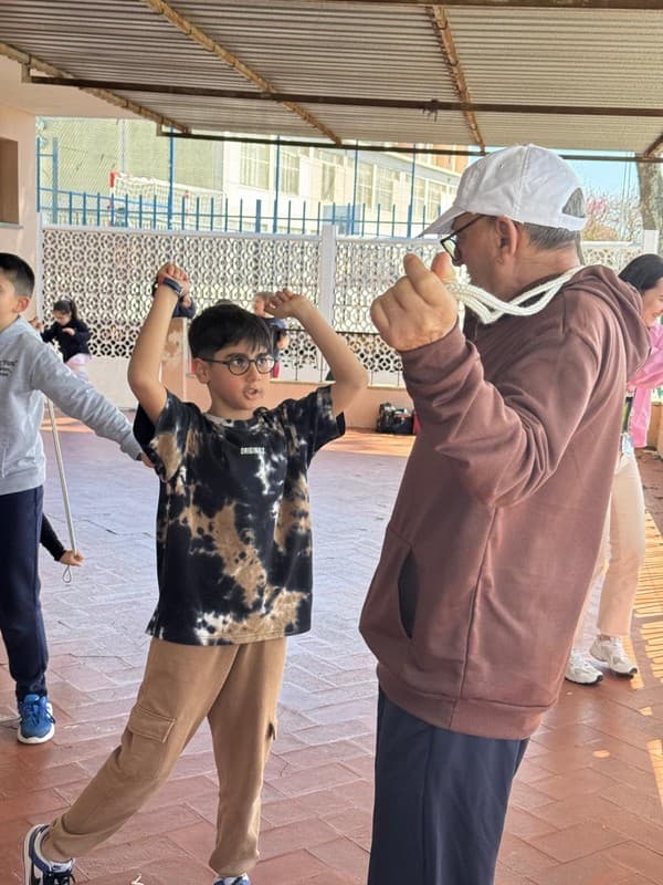 Um Encontro Especial: Utentes do Centro de Dia da Ramada e os Alunos do 4.º B — foto 18