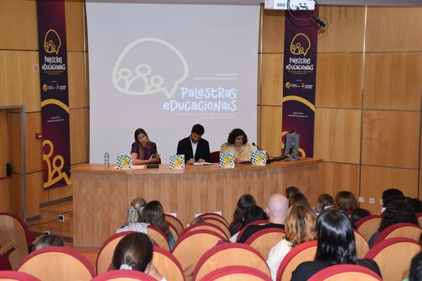 Externato Pica-Pau e ICE deram início ao Ciclo de Palestras Educacionais — foto 1