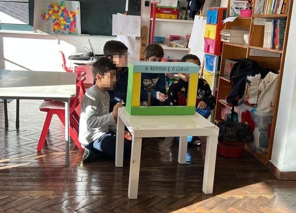 4.º ano levou a fábula "A raposa e o corvo" até às salas da nossa Escola — foto 1