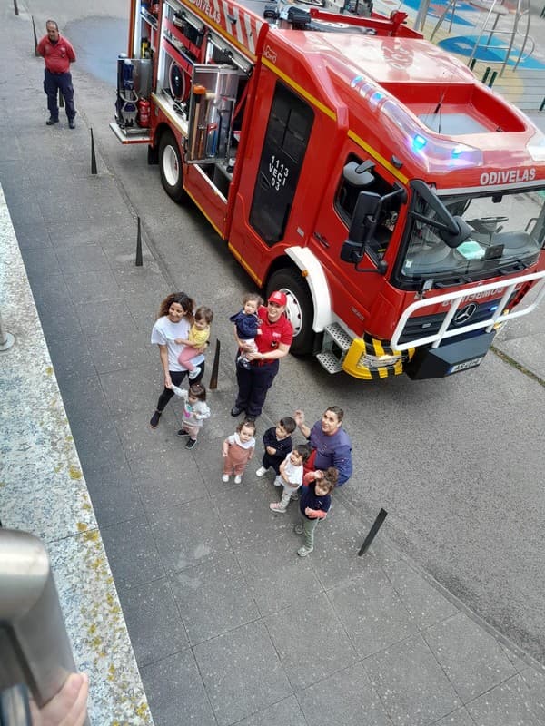 Bombeiros de Odivelas visitaram o Externato Pica-Pau — foto 22