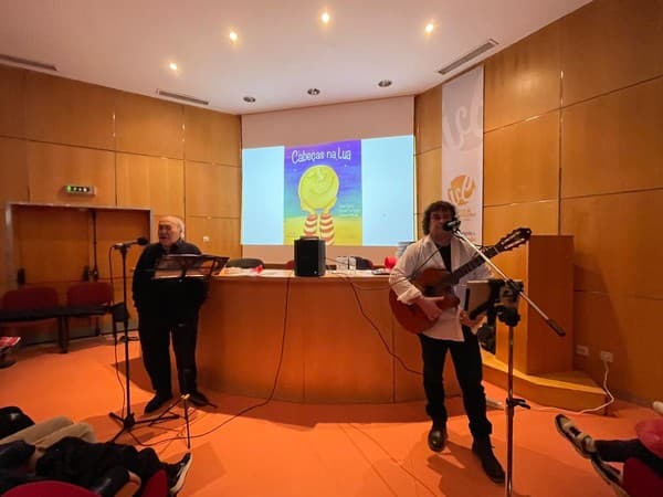 Apresentação do Livro “Cabeças na Lua” — foto 1