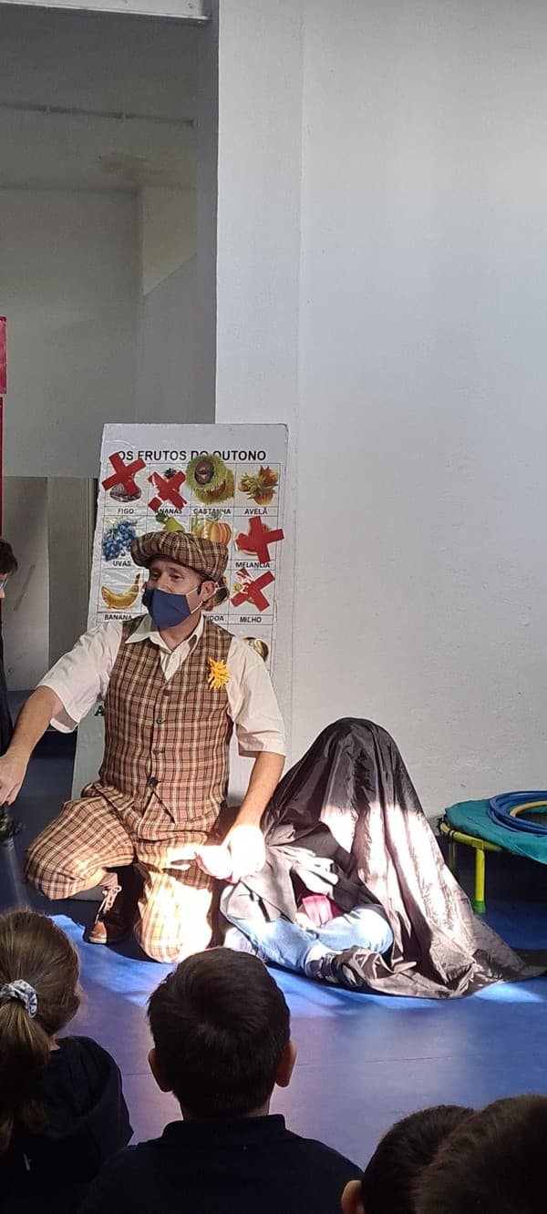A "Castanha Brincalhona" de visita ao Externato Pica-Pau — foto 4