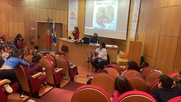 Fábulas musicadas na nossa Escola — foto 1