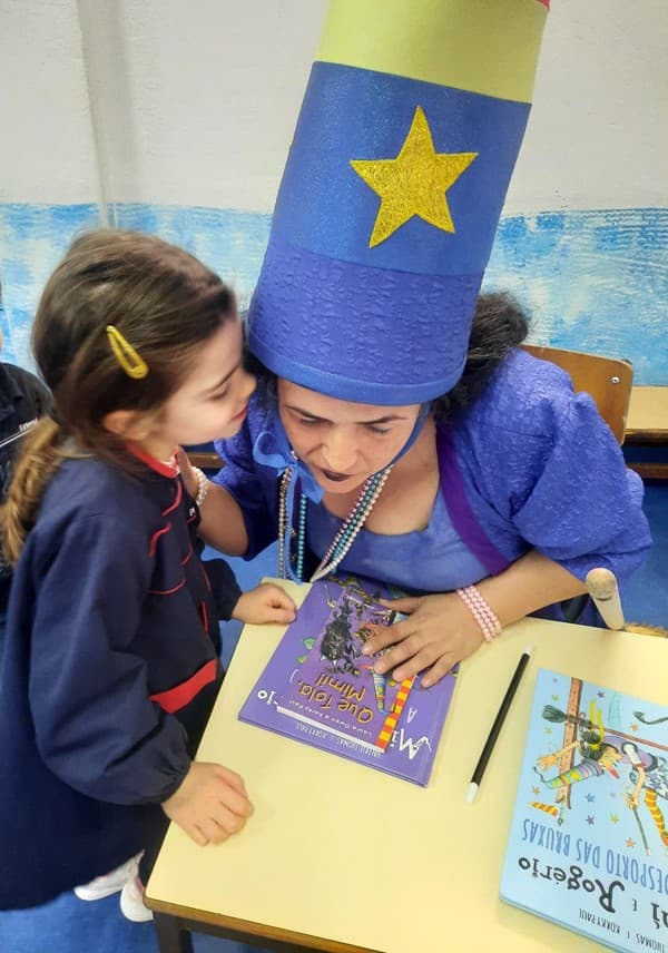 Bruxa Mimi visitou a nossa Escola — foto 1