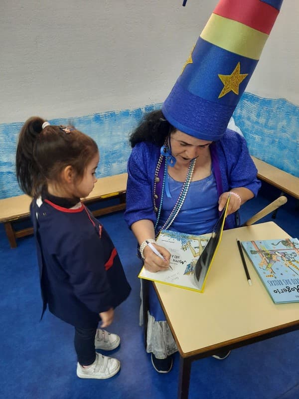 Bruxa Mimi visitou a nossa Escola — foto 2