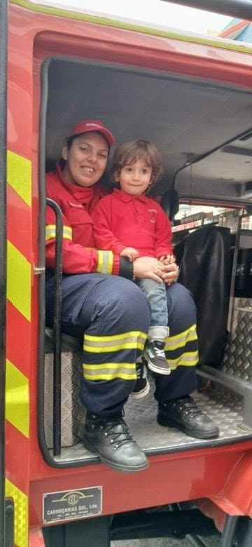 Externato Pica-Pau entrega doações aos Bombeiros de Caneças após campanha solidária — foto 7