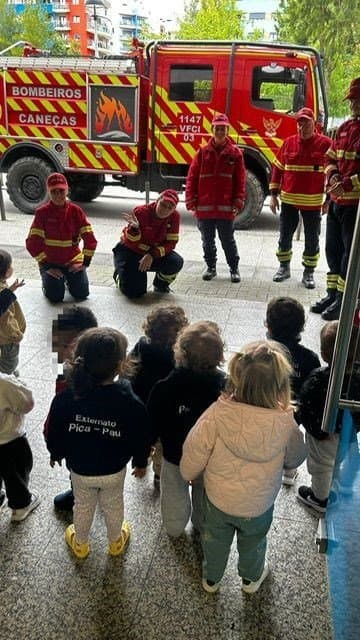 Externato Pica-Pau entrega doações aos Bombeiros de Caneças após campanha solidária — foto 13