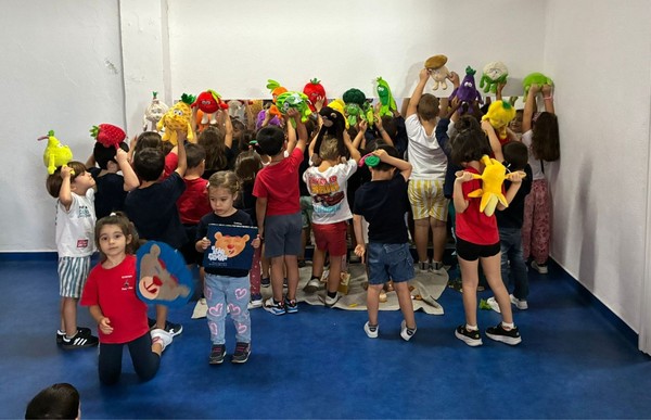 Externato Pica-Pau assinala Dia Mundial da Alimentação com dramatização