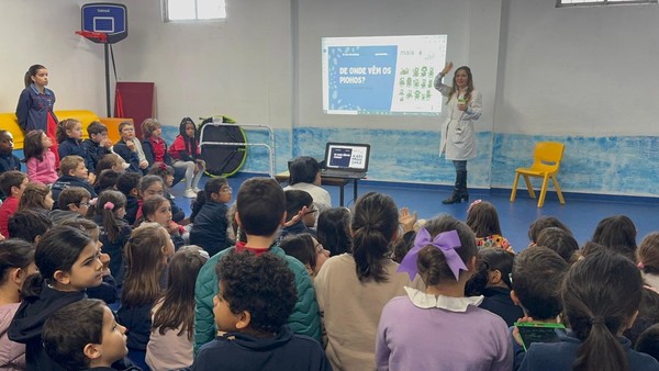 Externato Pica-Pau recebeu ação “A Escola e a Pediculose” da Farmácia Sena Belo
