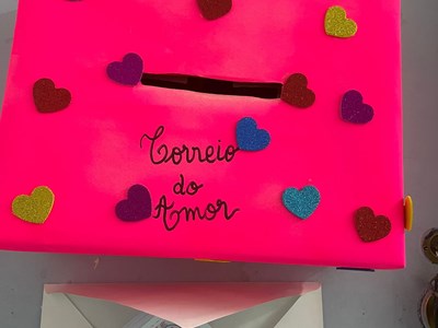 A turma do 3.º ano criou uma caixa de correio do amor