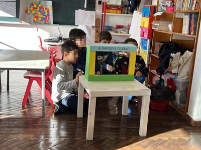 4.º ano levou a fábula "A raposa e o corvo" até às salas da nossa Escola