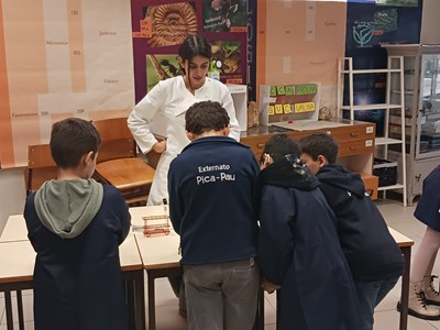 Alunos do 4.º ano visitam a Semana da Ciência